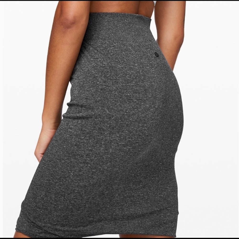 New! Lululemon Boulevard Bliss Skirt - Picture 3 of 8